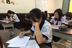 'Ngộp thở' với kiểm tra, thi thử