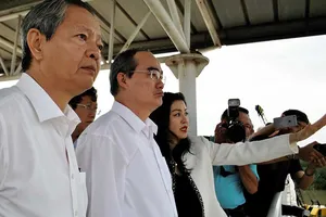 Bí thư Nguyễn Thiện Nhân thị sát khu Đa Phước 