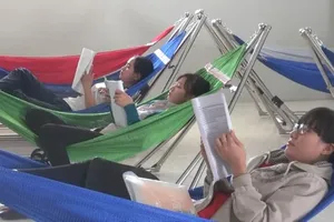 Clip:Sinh viên được ngủ trưa, phục vụ ăn uống miễn phí 