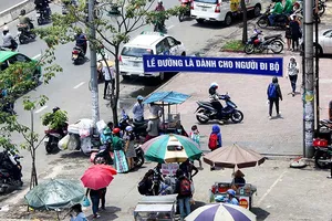 Ai sẽ phải nộp phí vỉa hè