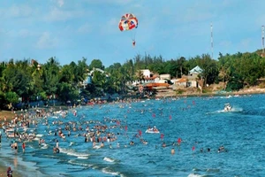 Doanh nghiệp vẫn tự ý lấn biển