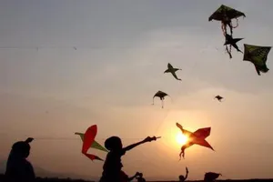 Trại hè đâu chỉ là mặc quân phục và tập bắn súng AK?