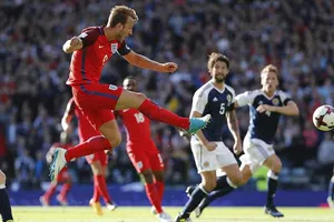 Scotland - Anh (2-2): Nghẹt thở 6 phút cuối 