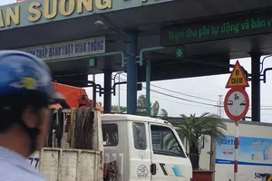 Thu phí không dừng: Tiện nhưng… bị ‘ngó lơ’