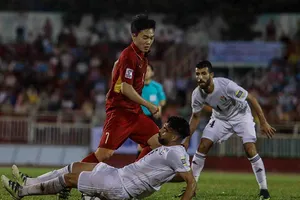 Chơi trên chân nhưng Việt Nam để Jordan chia điểm