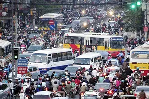 Tranh cãi kịch liệt việc cấm xe máy