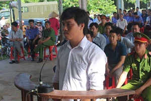 Trộm cát, xô 3 dân quân xuống sông