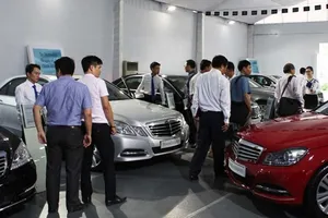 Thuế nhập khẩu ô tô về 0%, gấp rút ứng phó
