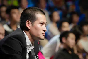 Đạo diễn Việt Tú: Năn nỉ các cụ nông dân đi diễn 