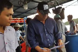 Vụ tàu vỏ thép:Các bên đổ thừa, không chịu thay máy mới