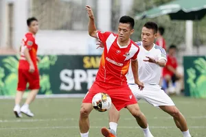 Tuyển thủ quốc gia, U-20 mê sân ‘phủi’