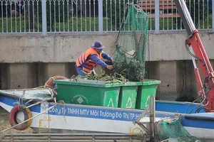 Nhọc nhằn đời công nhân vệ sinh 