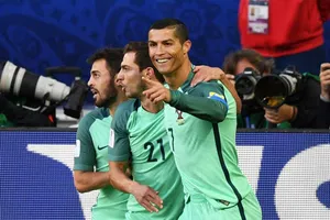 Ronaldo vẫn sáng giữa vòng vây scandal