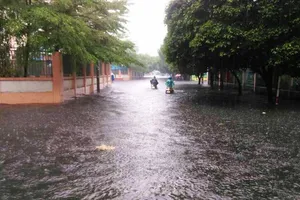 Đường vừa được chống ngập lại… ngập tiếp