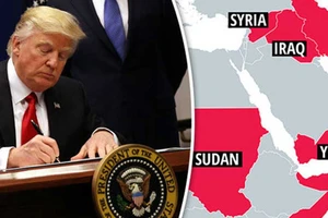 Vừa có hiệu lực, sắc lệnh của TT Trump đối mặt sóng gió