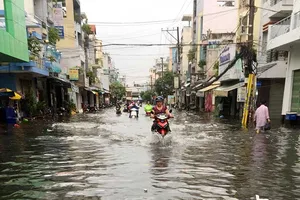 Chủ đầu tư đường Kinh Dương Vương: Chưa thấy hẻm ngập!