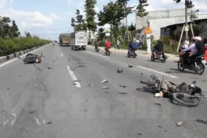 5 người thương vong vì hai xe máy va chạm