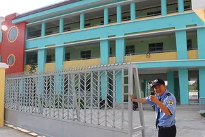 Vượt chuẩn, thêm tầng, bỏ bếp ăn để giảm quá tải 