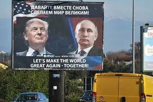 Ông Trump gặp ông Putin: Nặng áp lực sân nhà