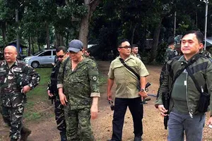 Tổng thống Philippines quyết đến vùng chiến sự Marawi