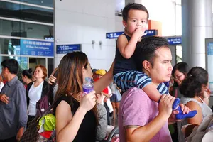 Bộ trưởng Giao thông lo quá tải ở Tân Sơn Nhất 