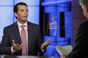 Con trai Tổng thống Trump giữa tâm bão