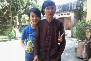 Tìm cụ bà 83 tuổi đi lạc ở TP.HCM