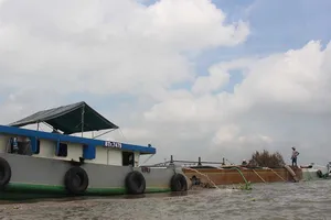 Lượng cát thượng nguồn về Bến Tre ngày càng giảm