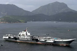 Tàu Mỹ bám tàu sân bay Trung Quốc sát Đài Loan