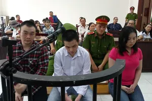 Nỗi đau của nữ sinh bị tạt acid mù mắt 