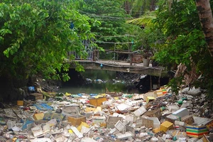 Kẹt vốn ‘giải cứu’ kênh thoát nước sân bay 