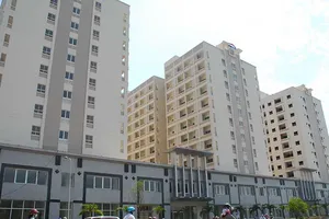 Mua nhà 10 năm vẫn không trả nổi tiền nhà