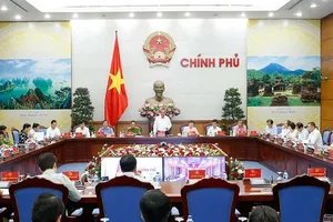 Băng nhóm câu kết đe dọa người thi hành công vụ