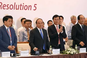 Thủ tướng: ‘3 tỉ USD ra nước ngoài là đáng suy nghĩ’