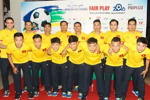 Cùng tuyên chiến với bóng đá xấu xí 