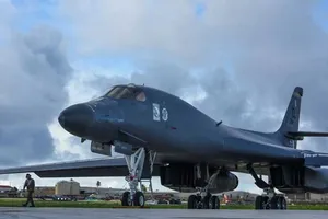 Dọa đánh Triều Tiên, ông Trump thêm dầu vào lửa