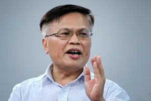 Có thể bãi nhiệm Bộ trưởng không dẹp giấy phép con?