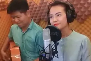 Từ ‘phiên bản bàn nhậu’ bước vào phòng trà