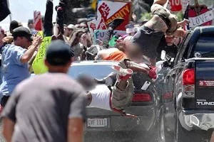 Mỹ báo động đỏ mâu thuẫn sắc tộc