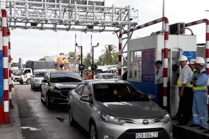 Trạm thu phí Cai Lậy: Chờ Chính phủ lên tiếng