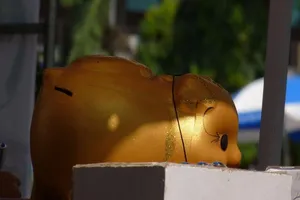 Con cho đi cả gia tài...