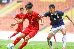 Sau thất bại, bóng đá nam bước vào cuộc chiến khác