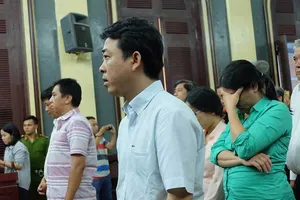 Ai tiếp tay VN Pharma nhập lậu thuốc chữa ung thư giả?