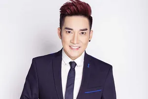 Quang Hà kết hợp Lệ Quyên trong show bolero