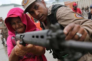 Venezuela kêu gọi toàn dân tập trận chống Mỹ