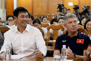 Khi HLV nội bị ‘lung lay’