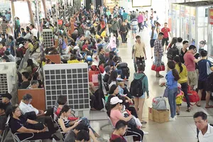 Nghỉ lễ 2-9, lượng khách đổ về các bến xe tăng vọt 