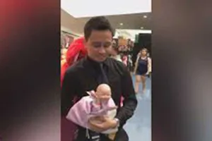 Búp bê biết cười đùa, hờn dỗi như em bé