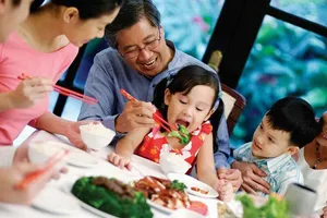 ‘Sống sót’ sau kỳ lễ cách nào? 