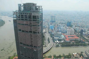 Cao ốc bị gán nợ, dân có mất nhà?